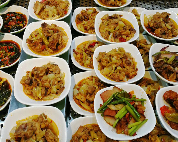 学校食堂如何由特定的承包大学管理呢？(图1)