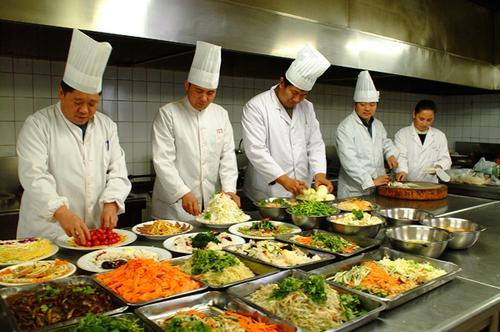 太原市小店区市场监管局坞城所助力山西财大筑牢校园食品安全防线(图1)