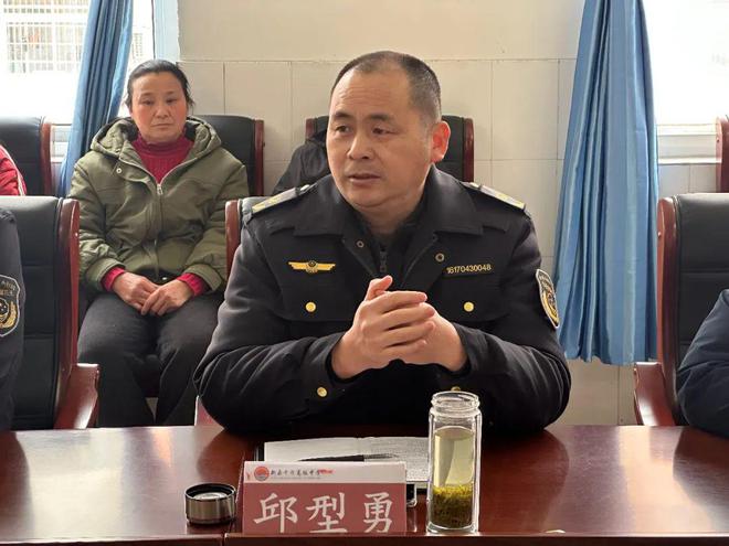 新县千斤高级中学举办春季食堂超市管理暨从业人员专题培训会(图2)