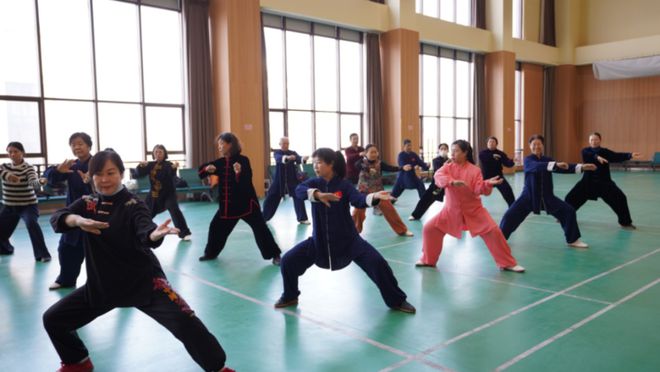 时光不老 学堂正好——东营市老年大学新学期开学(图2)