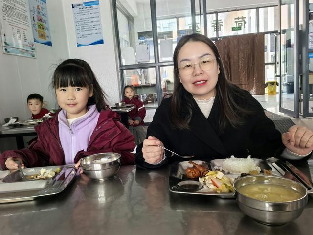 郑州高新区莲花街小学系列行动保食品安全(图6)