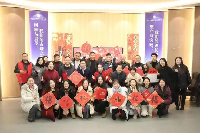 封面人物丨“有味道”的学校什么样？她用20年诠释“教育即生活”(图4)