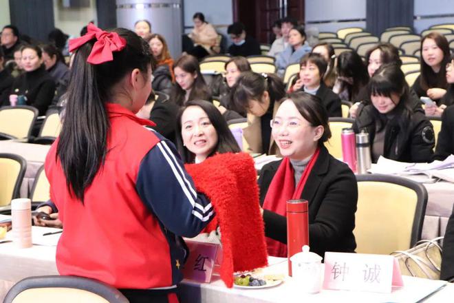 封面人物丨“有味道”的学校什么样？她用20年诠释“教育即生活”(图5)