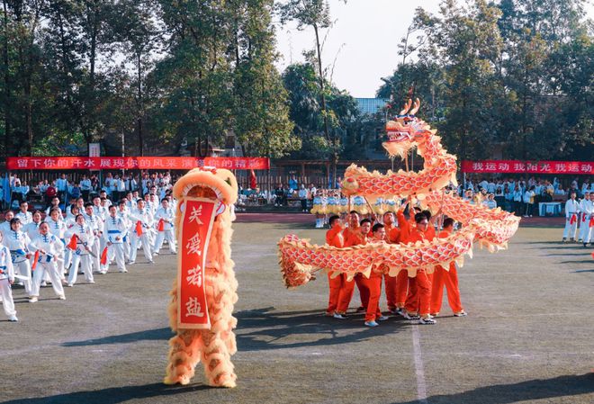 封面人物丨“有味道”的学校什么样？她用20年诠释“教育即生活”(图13)