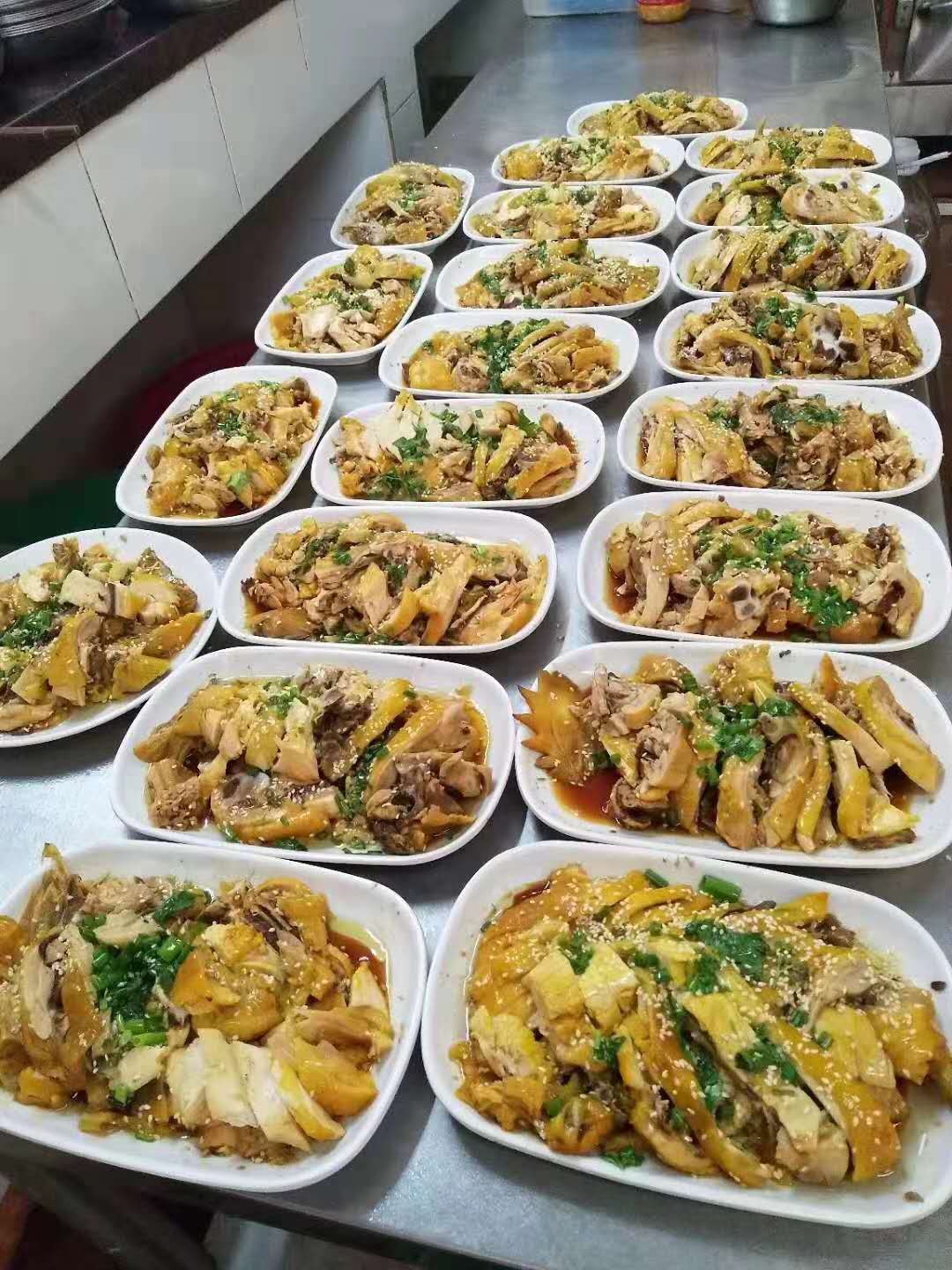 早fun丨云南一高校食堂推出糖醋草莓里脊！网友：太“滇”了(图1)