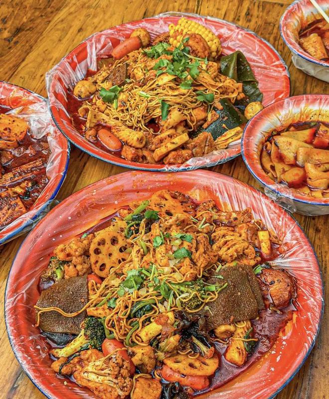 “店还没开业就倒闭了”！盘点2024年餐饮业6大“枪口”品类！(图4)