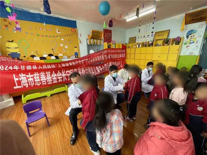 带着爱心和拼劲这些长宁人奋战在千里之外的云海高原……(图4)