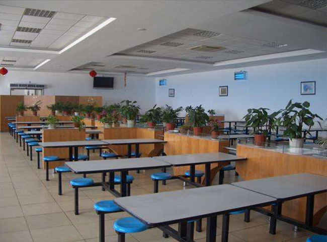 中国改革现场丨“学校食堂大厨都习惯了在监督下工作”(图1)