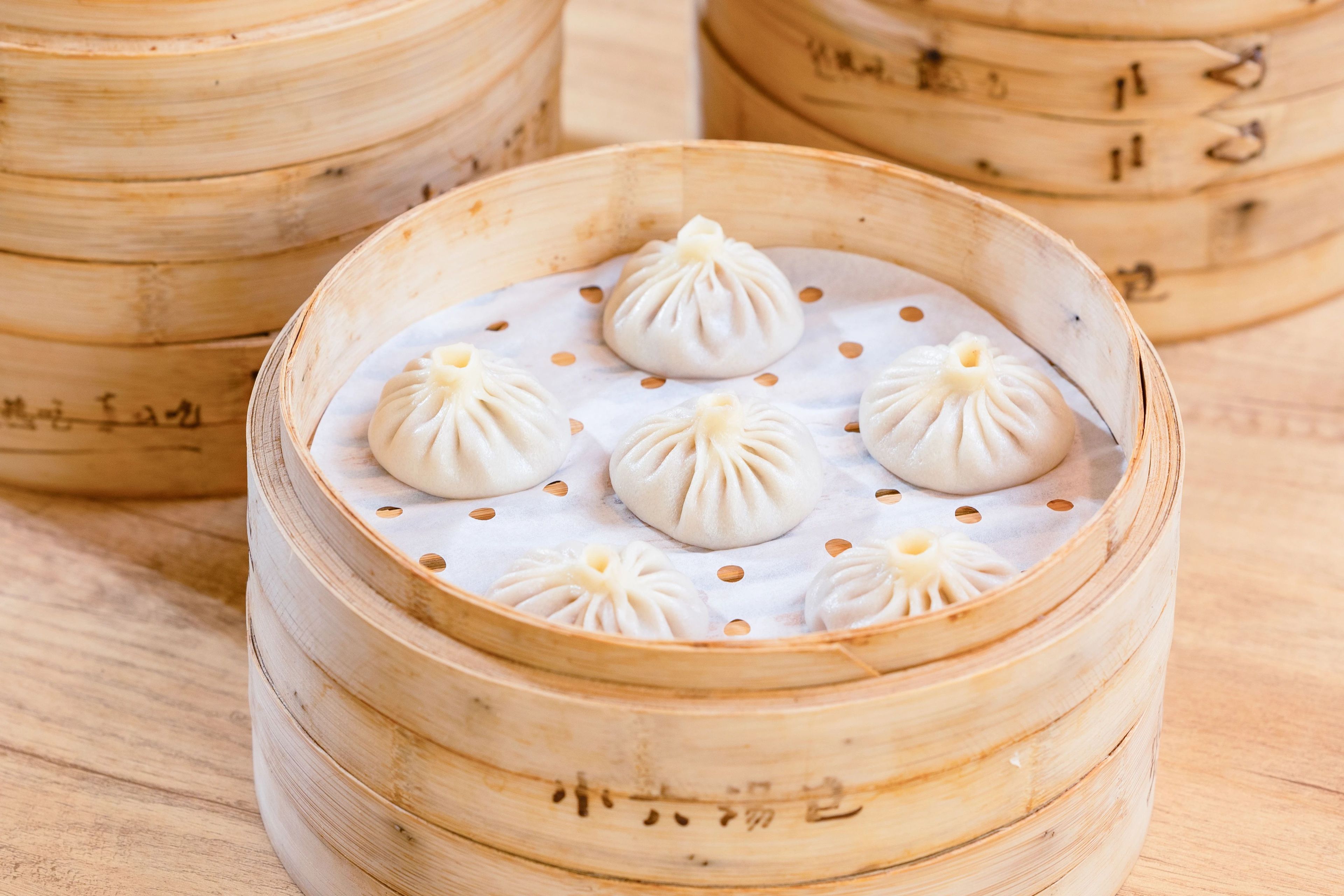 小六饮食30年新叙事：左手供应链右手商街(图1)