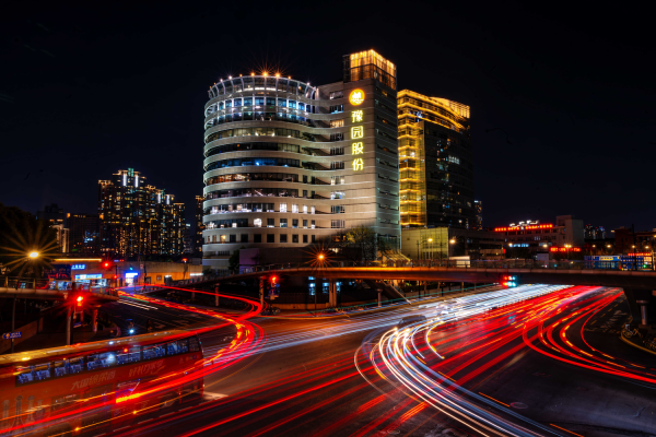 豫园股份2024年报透视：轻资产转型撬动市值潜力文化出海锚定长期价值(图1)