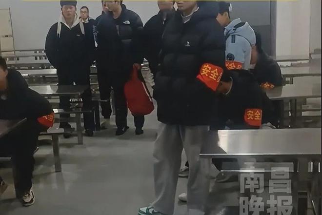 老人睡觉被泼冷水后续：学校被约谈道歉教育局通报果然有内情(图10)