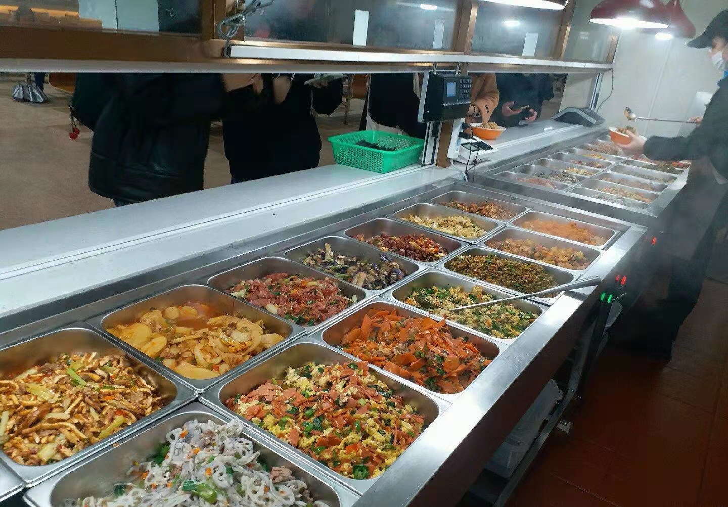 为什么学校食堂需要找食堂承包公司？(图1)