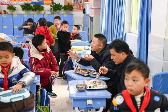 4月15日起全国学校食堂新规正式实施今后校长将无法再甩锅！(图3)