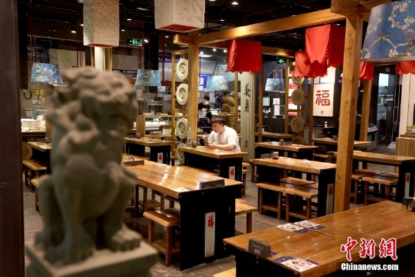 亲孑伦XXX日本网友热议其背后故事(图1)