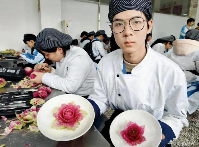 720分学霸转职高学烹饪竟夺四川烹专第一破偏见(图1)