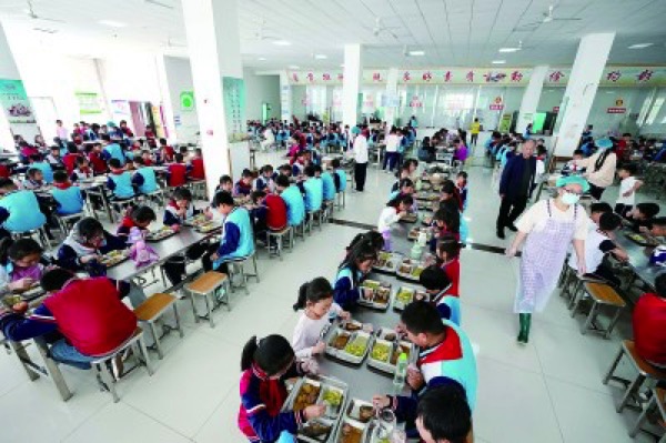 守好一校餐桌 护佑一代成长(图1)