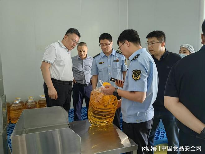 齐心筑牢食安“防护墙” 携手打造校园“安心餐”(图1)