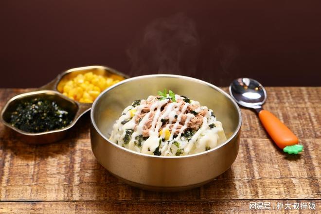 餐饮加盟新风口！朴大叔拌饭40㎡小店型上线低门槛撬动万亿市场(图2)