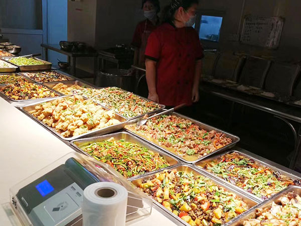 如何减少学校食堂承包带来餐饮安全风险？(图1)