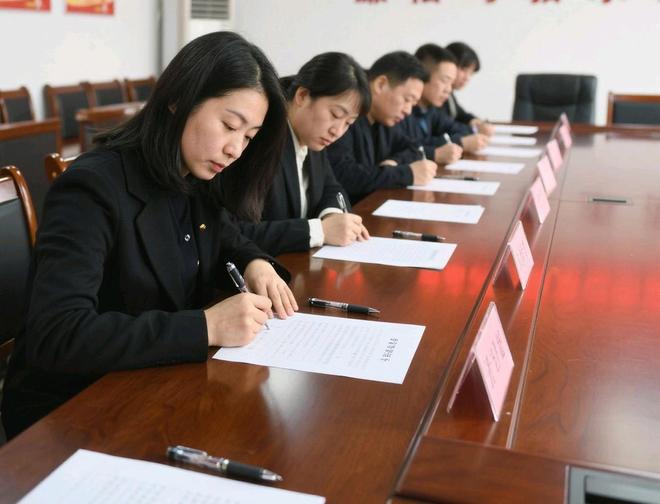 2025黑龙江教育反腐风暴：从高校到小学这些蛀虫把教育变摇钱树(图4)
