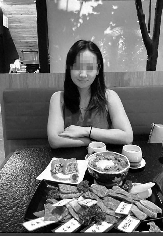 男友还原女子在三亚被蛇咬身亡过程(图1)