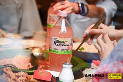 联名5000平火锅店3天销量暴增70%！这个品牌“破局”餐饮渠道新打法(图1)