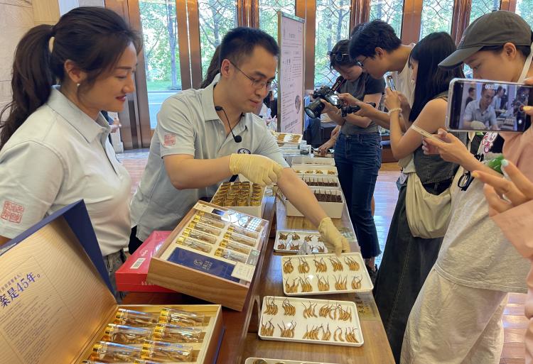 国盛证券：金针菇产能理性回归 双孢菇盈利能力持续(图1)