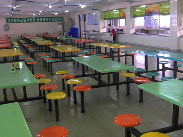 2024年大学食堂承包合同书1(图1)