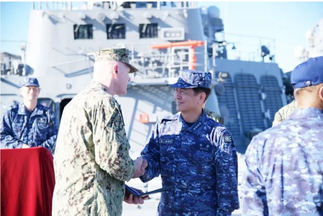 日本 “鸟海” 号驱逐舰抵达美国将配备新型 “战斧” 巡航导弹(图5)