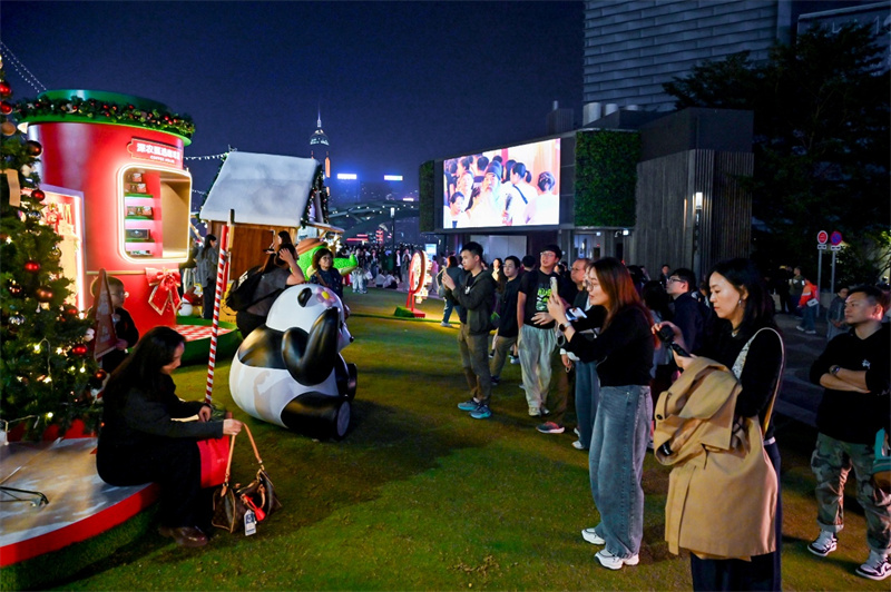 从宽窄巷子到星光大道 成都以“胖花走世界”解锁“蓉品出川”新范式(图2)