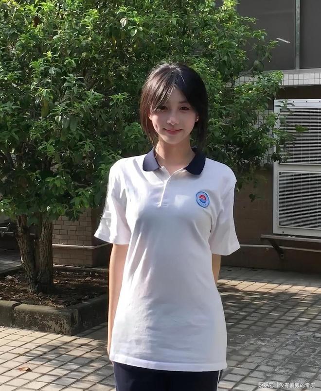 必须严惩！校领导硬薅食堂330万全是学生20元餐费里抠出来的(图2)