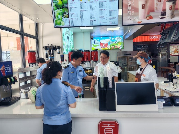 皖西学院餐饮管理服务提升年：匠心守初心 食暖师生心(图1)