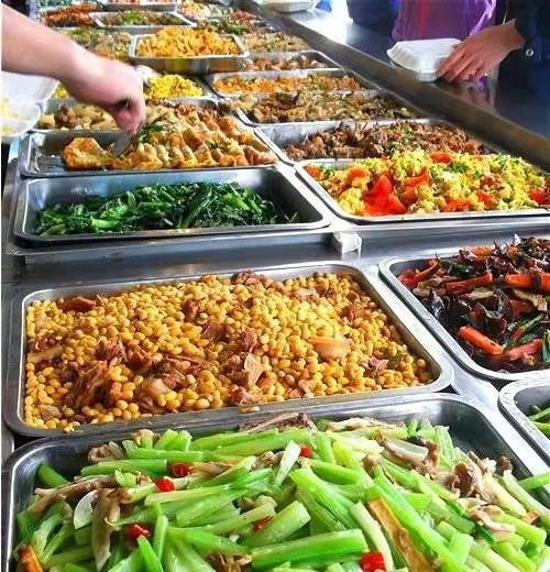中南大学一餐20元新生心疼哭！打电话跟家长诉苦说食堂饭菜太贵引发热议(图1)